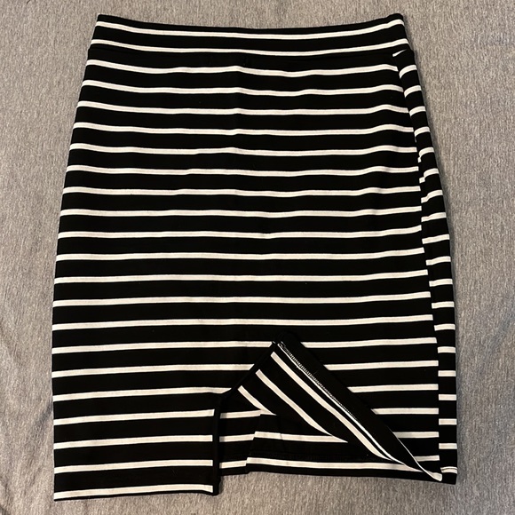 By: CHARLOTTE RUSSE - Picture 2 of 2